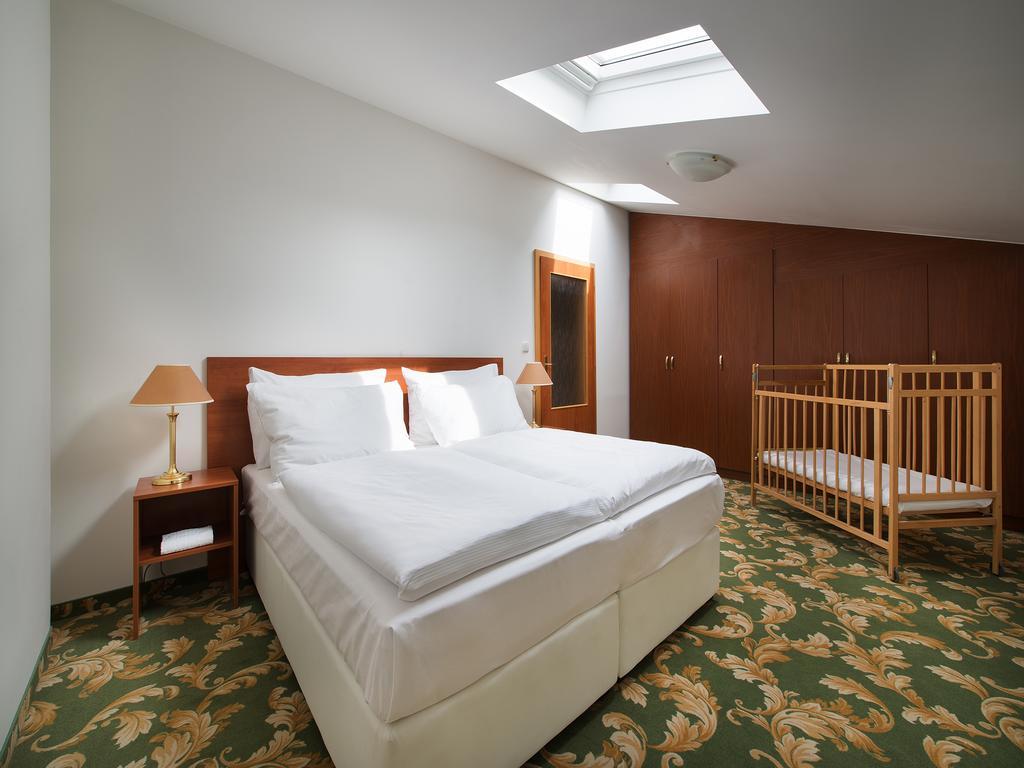Ea Hotel Elefant Karlovy Vary Luaran gambar