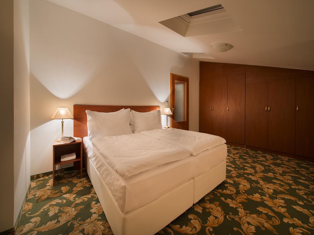 Ea Hotel Elefant Karlovy Vary Luaran gambar
